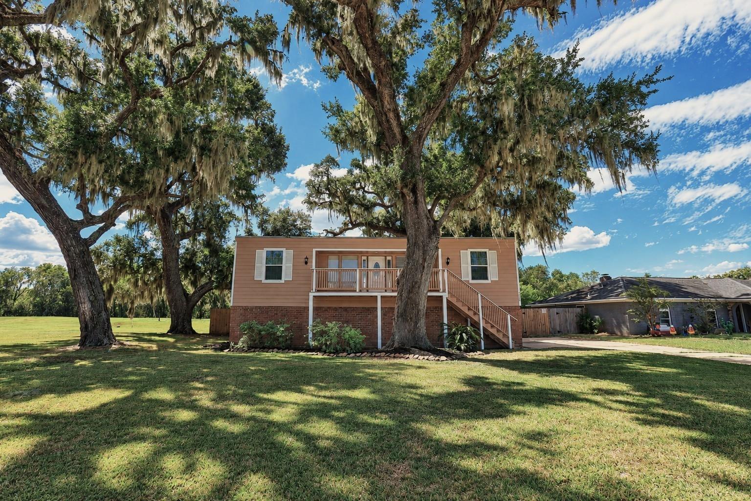 2236 Ridgewood Drive