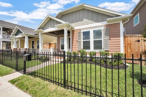 Photo of 2517 S Houston Avenue, Pearland, TX 77581 (MLS # 69837005)