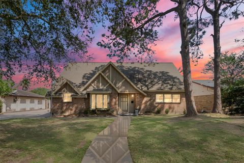 Homes For Sale - 1506 17th Avenue<br/> Texas City, TX 77590