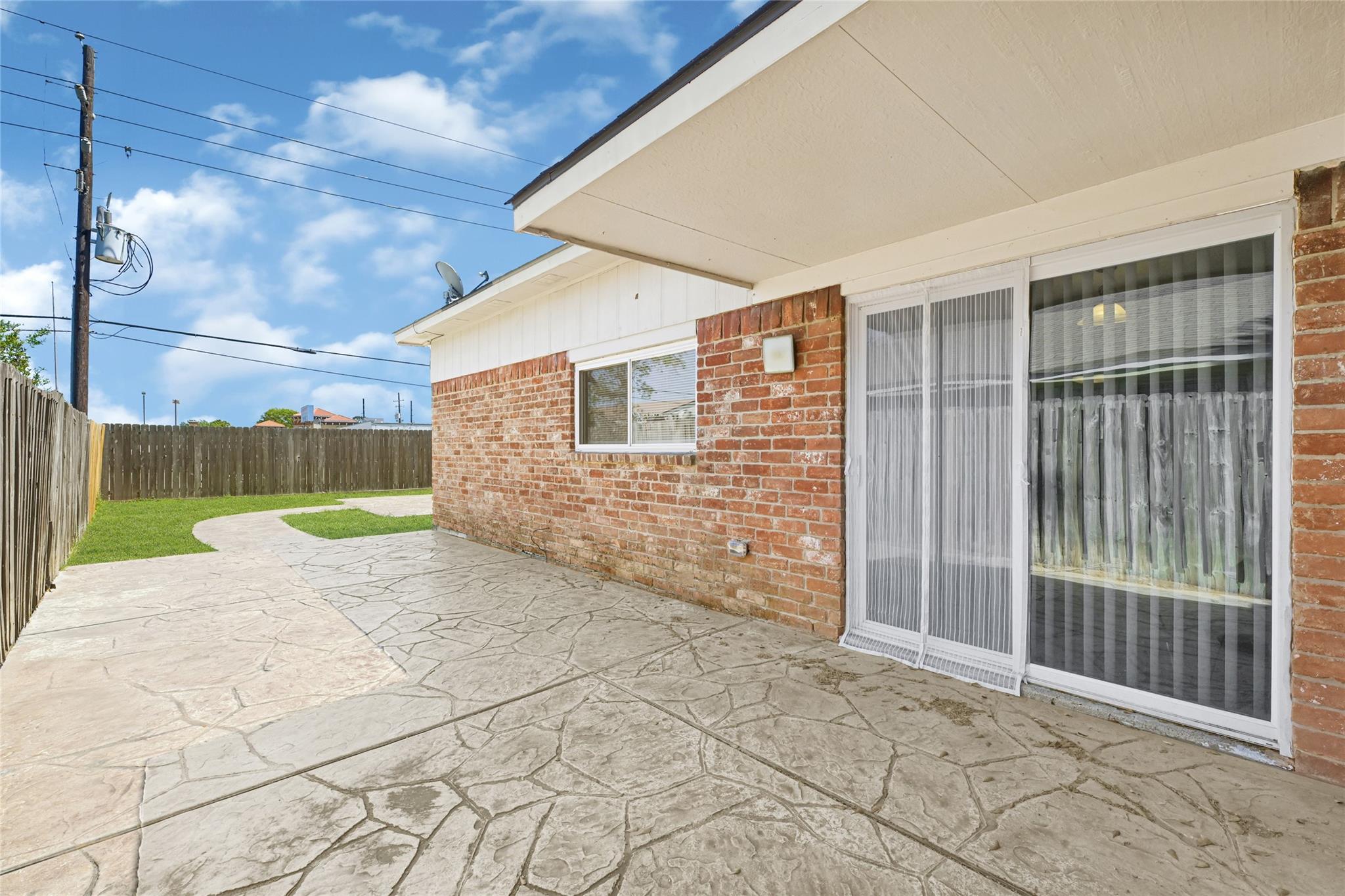 1043 Sierra Shadows Drive