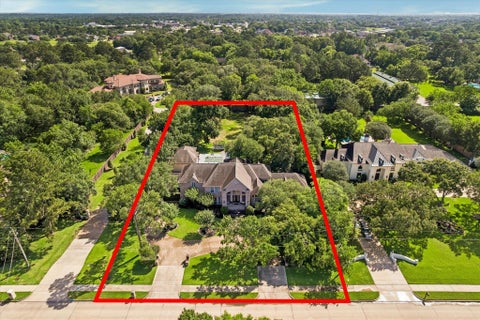 Homes For Sale - 109 Sunset Drive<br/> Friendswood, TX 77546