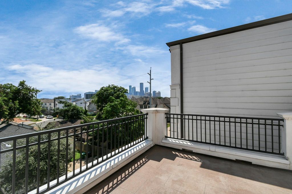 Photo of 2709 Kennedy Street, Houston, TX 77003 (MLS # 98861708)