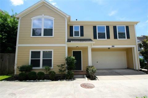 Photo of 1421 W 26th Street #D, Houston, TX 77008 (MLS # 29552579)