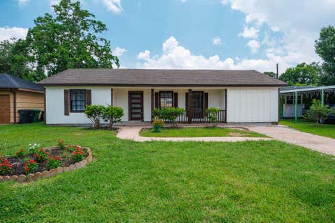 Photo of 5618 Southbrook Street, Houston, TX 77033 (MLS # 87943802)