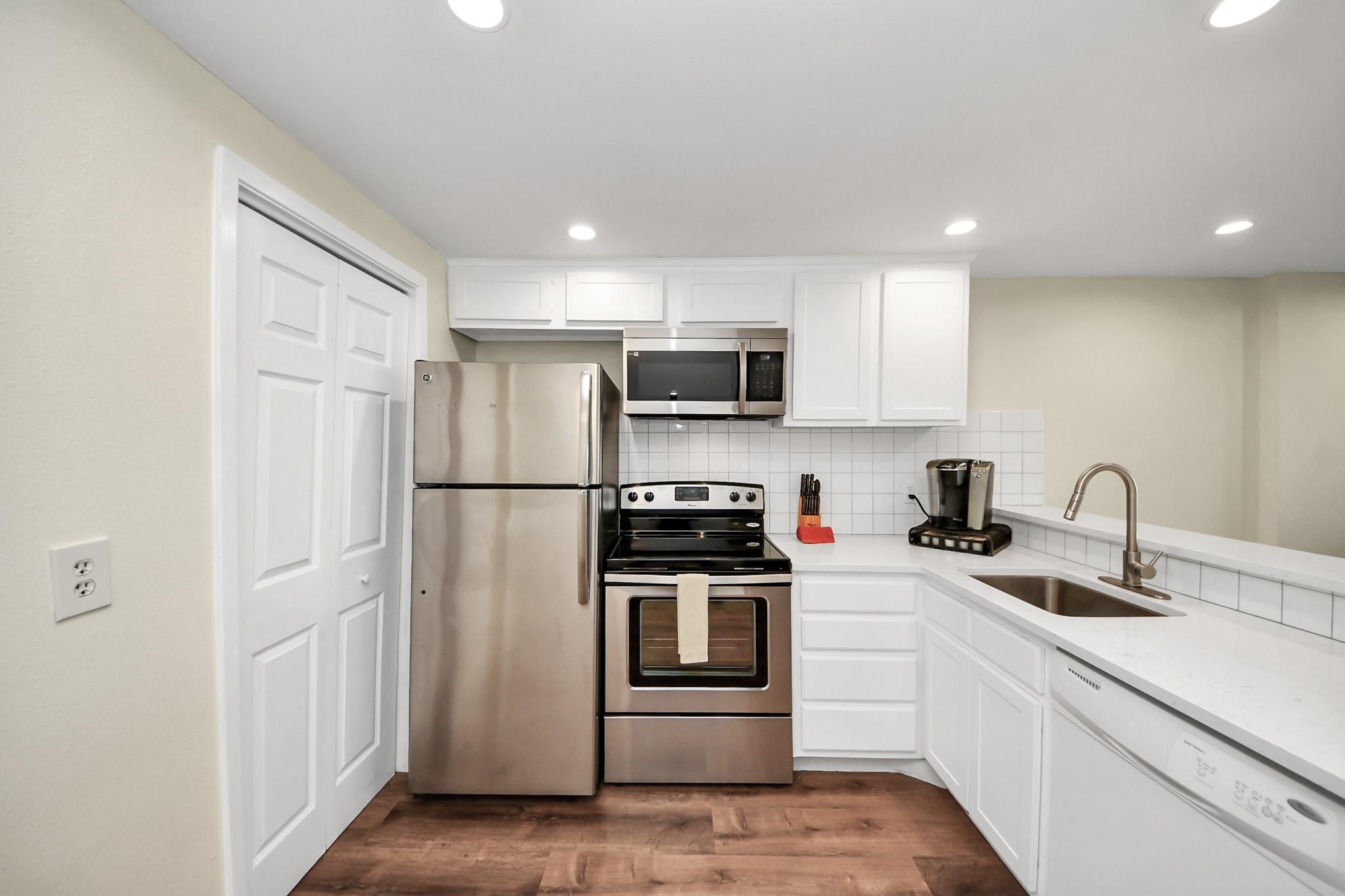 7310 Seawall Boulevard 409