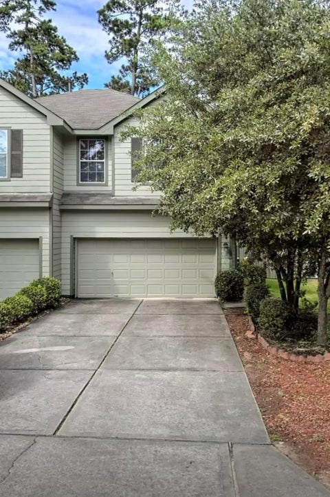 Photo of 191 N Burberry Park Circle, The Woodlands, TX 77382 (MLS # 80552150)