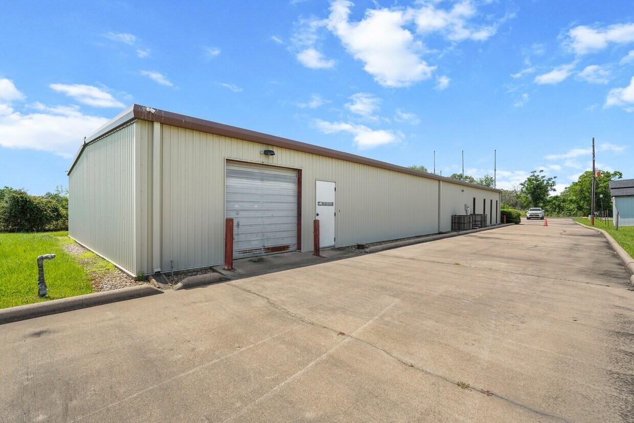 4631 11th Tract 152, 154 Street