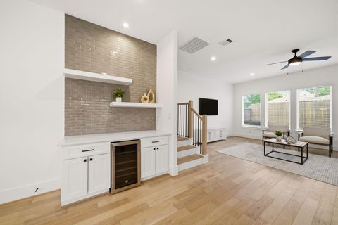 Tiny photo for 1430 Nashua Street, Houston, TX 77008 (MLS # 88928845)