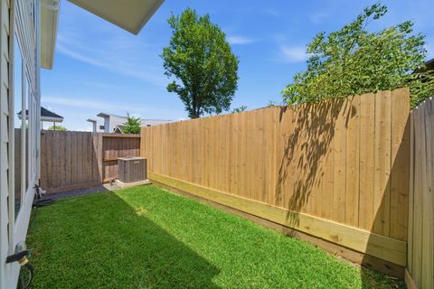 Tiny photo for 1430 Nashua Street, Houston, TX 77008 (MLS # 88928845)