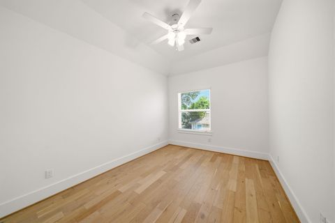 Tiny photo for 1430 Nashua Street, Houston, TX 77008 (MLS # 88928845)