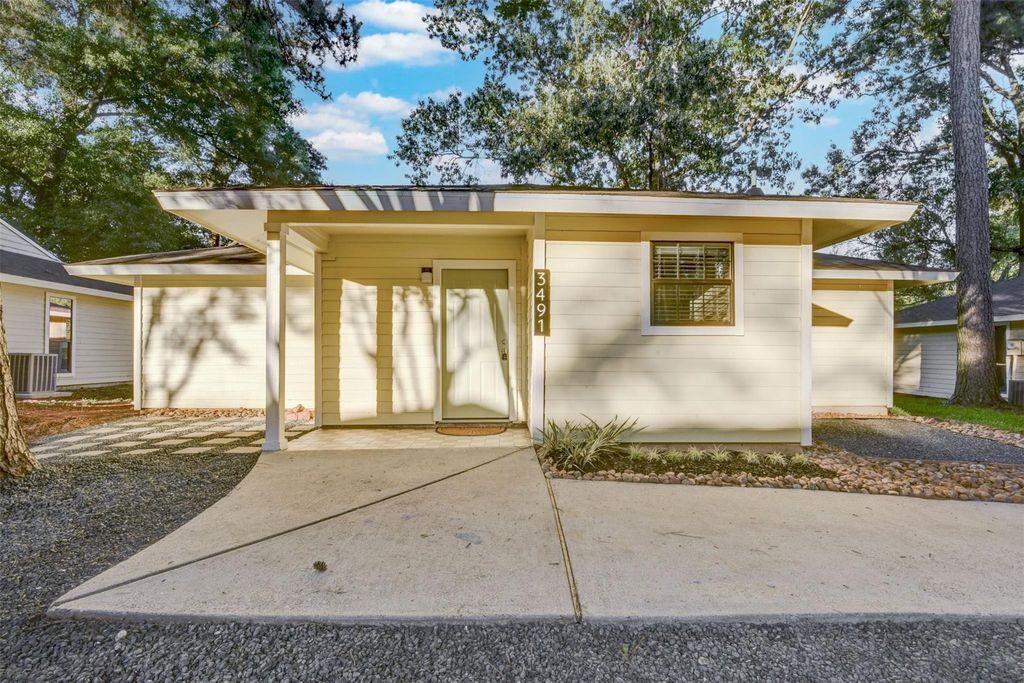 Photo of 3491 Balboa Circle Cir, Montgomery, TX 77356 (MLS # 26717467)