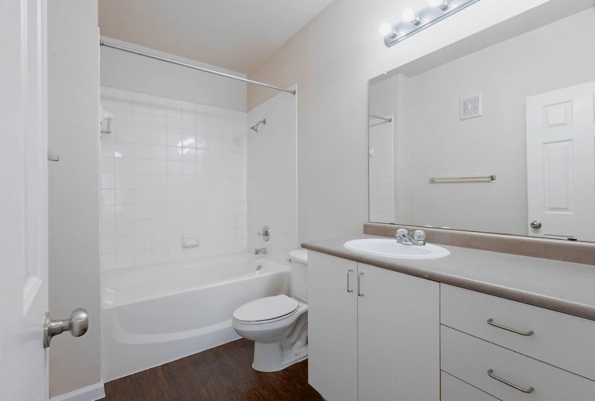 10505 S I-35 Frontage Road 0432