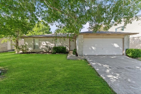 Photo of 6210 Vinewood Lane, League City, TX 77573 (MLS # 47052680)