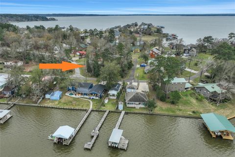 Photo of 27 Dove Island, Livingston, TX 77351 (MLS # 62059142)