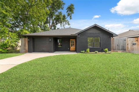 Photo of 317 Kelley Street, Houston, TX 77009 (MLS # 77051447)