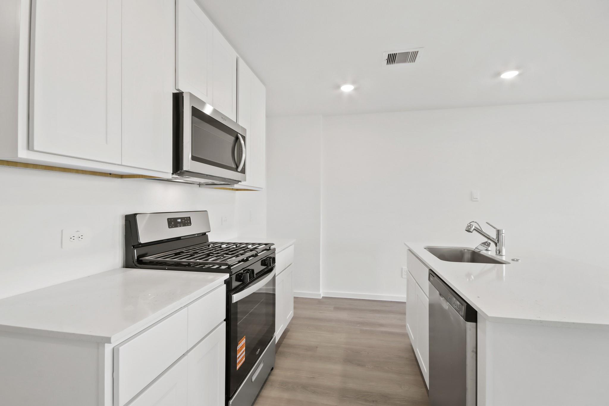 21922 Vernazza Bend