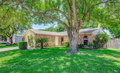 Photo of 17302 S Yorkglen Drive, Houston, TX 77084 (MLS # 92380906)