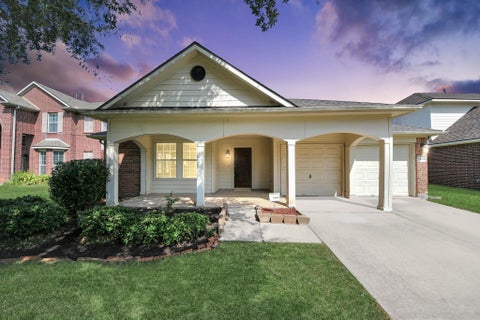 Photo of 14134 Silver Glade Lane, Sugar Land, TX 77498 (MLS # 65525290)