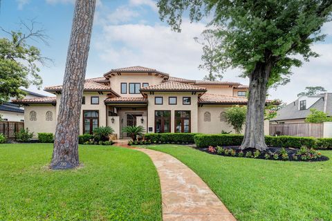 Photo of 710 Pinehaven Drive, Houston, TX 77024 (MLS # 20661972)