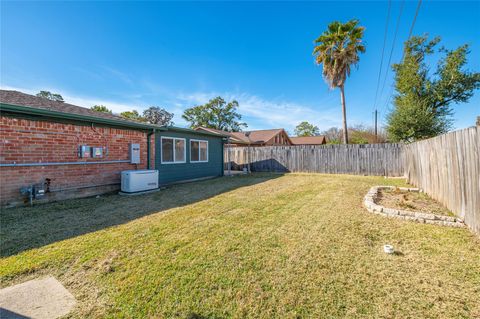 Tiny photo for 13727 Oleoke Lane, Houston, TX 77015 (MLS # 1061078)