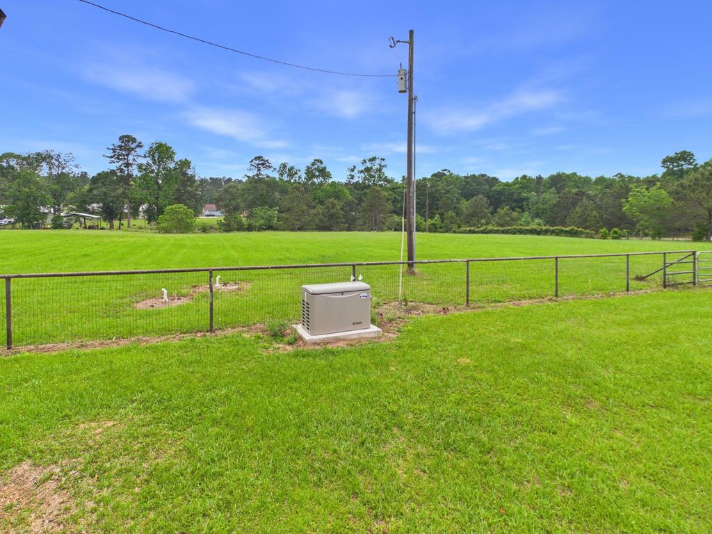 Photo of 160 Vida Lane, Coldspring, TX 77331 (MLS # 89613253)