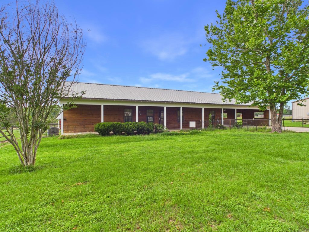 Photo of 160 Vida Lane, Coldspring, TX 77331 (MLS # 89613253)