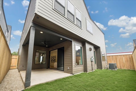 Tiny photo for 335 Harvard Street, Houston, TX 77007 (MLS # 65070979)
