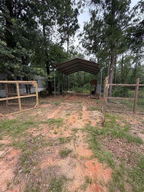 Photo of 225 Lakecrest, Livingston, TX 77351 (MLS # 68123347)