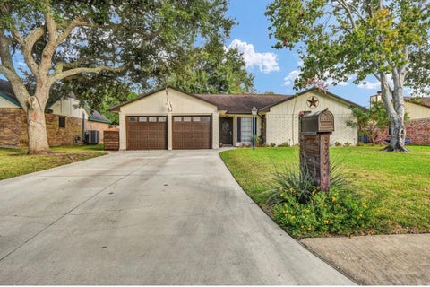 Photo of 53 Blue Bell Court, Lake Jackson, TX 77566 (MLS # 35905184)