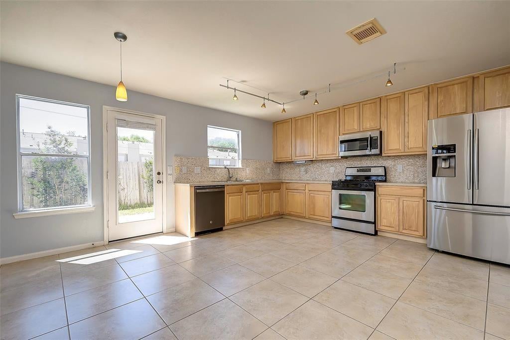 6707 Wild Pecan Trail
