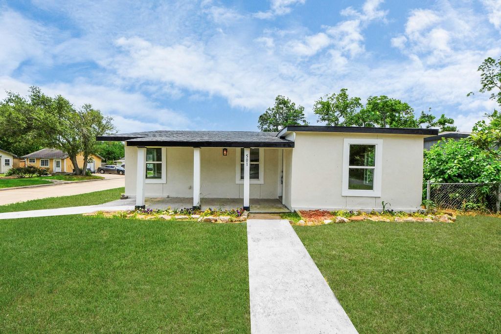 Photo of 501 Schilling Street, Baytown, TX 77520 (MLS # 60965259)