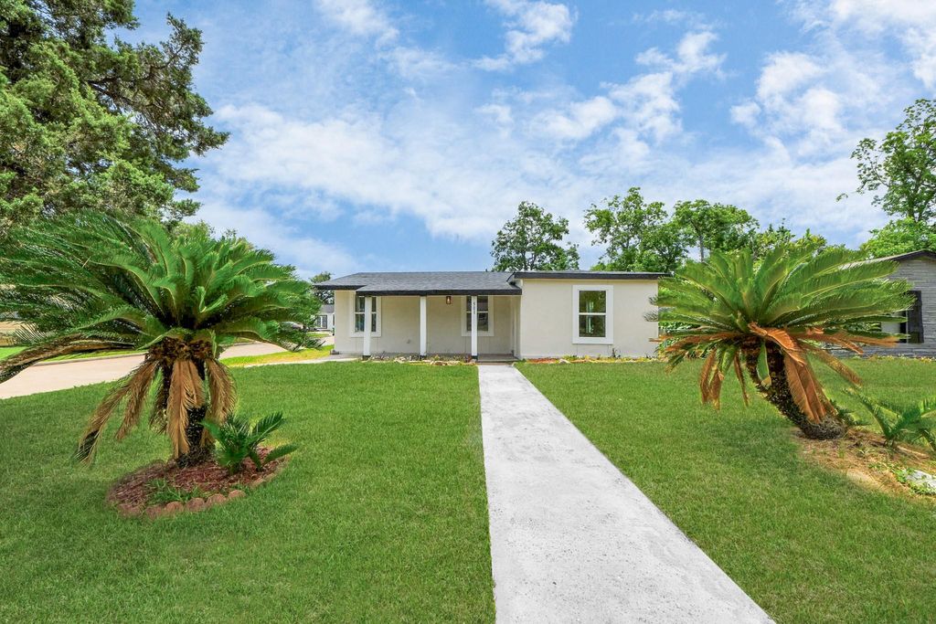 Photo of 501 Schilling Street, Baytown, TX 77520 (MLS # 60965259)