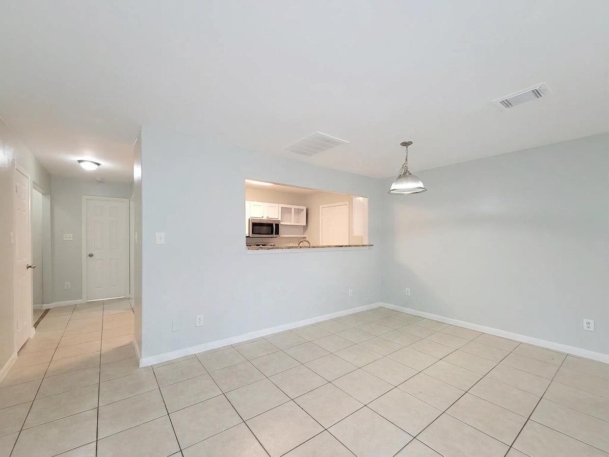 3005 La Estancia Lane