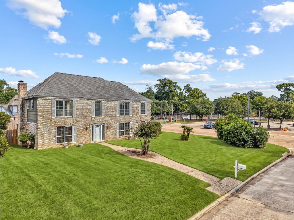 Photo of 1802 Hamlin Valley Drive, Houston, TX 77090 (MLS # 26271645)