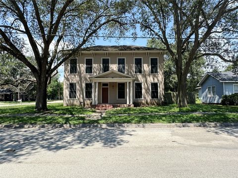 Photo of 100 W Stockbridge Street, Eagle Lake, TX 77434 (MLS # 87039117) Photo of 100 W Stockbridge Street, Eagle Lake, TX 77434 (MLS # 87039117)
