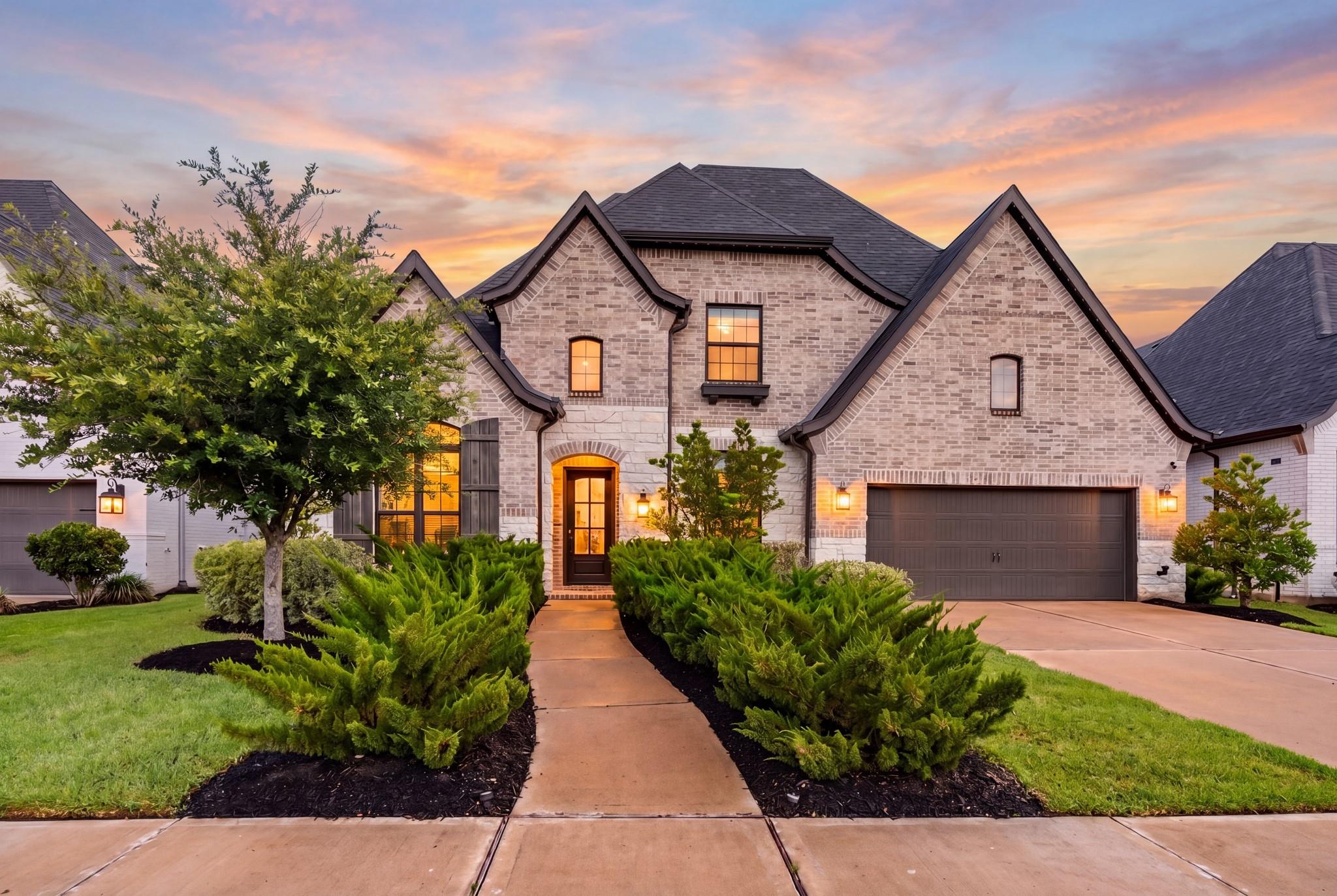 8815 Autumn Pine Drive