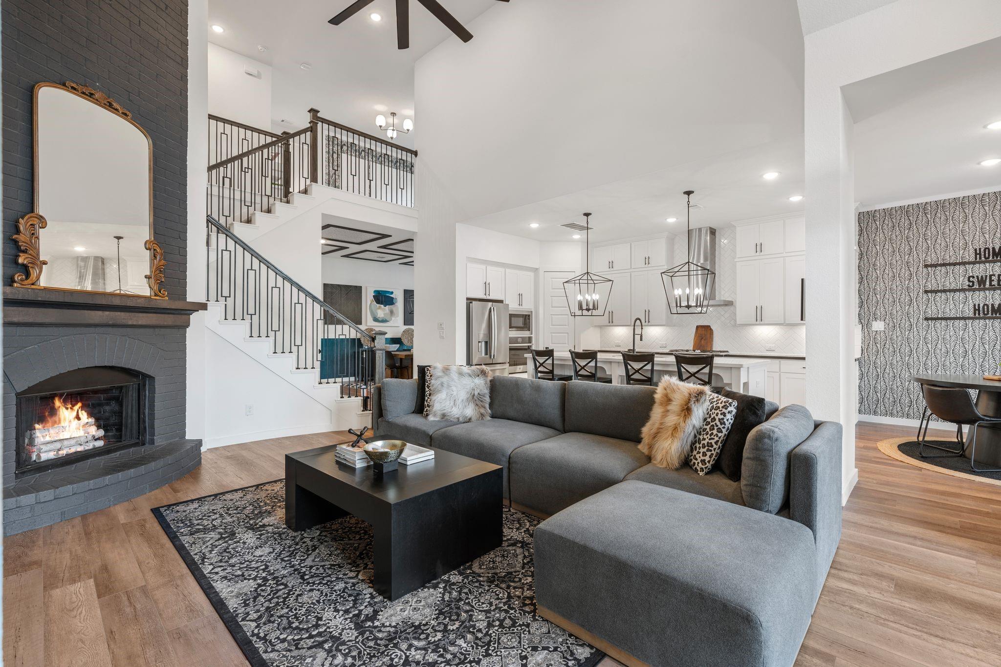 8815 Autumn Pine Drive
