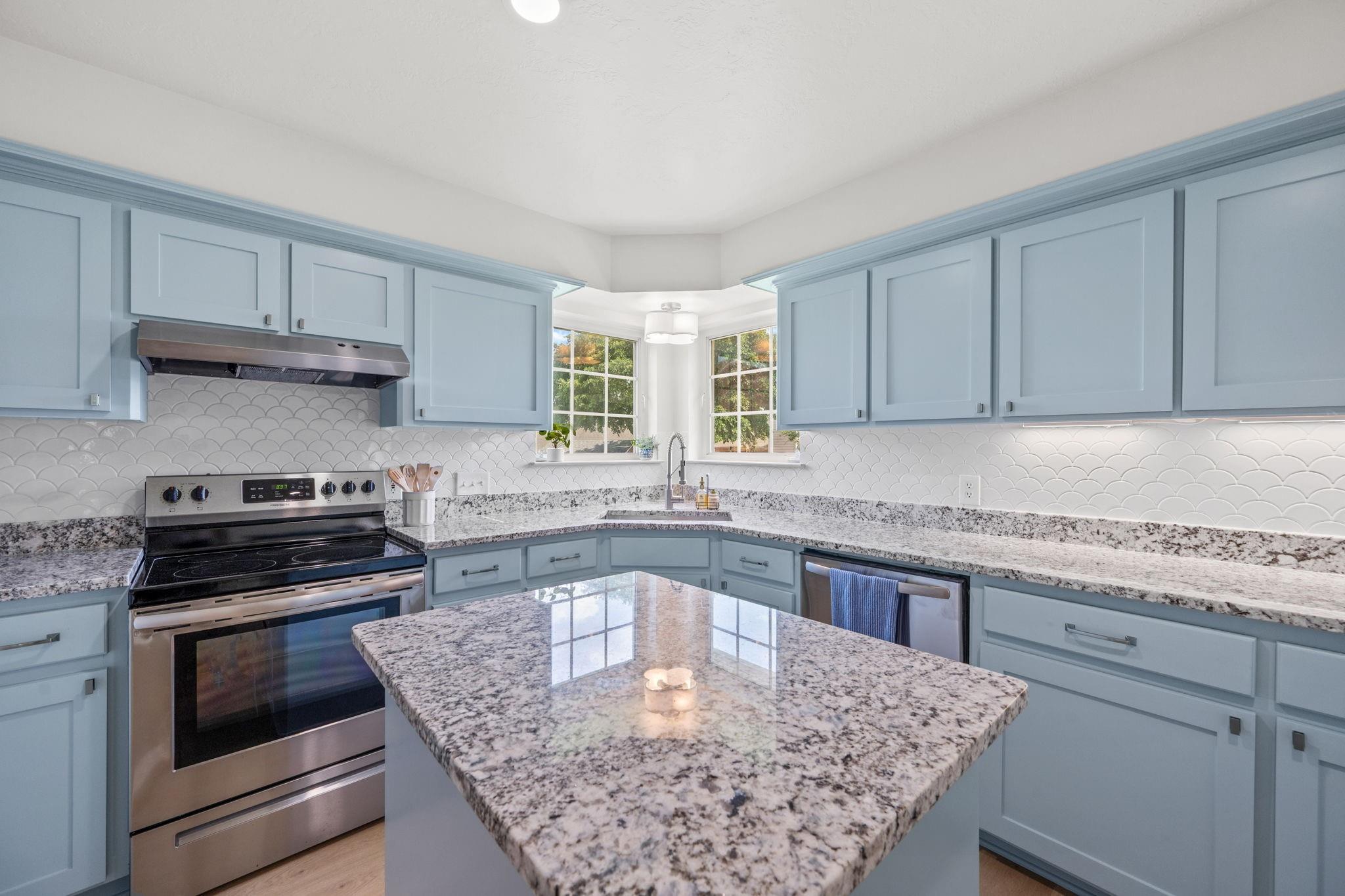 6998 Breezy Point
