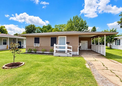 Homes For Rent - 119 Oak Drive<br/> Brazoria County, Lake Jackson, TX 77566