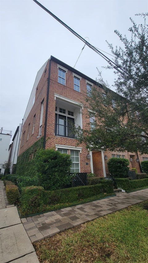 Photo of 1030 Live Oak Street, Houston, TX 77003 (MLS # 37049285)