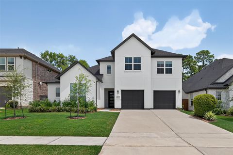 Photo of 9722 Dani Lake Drive, Tomball, TX 77375 (MLS # 96514155)