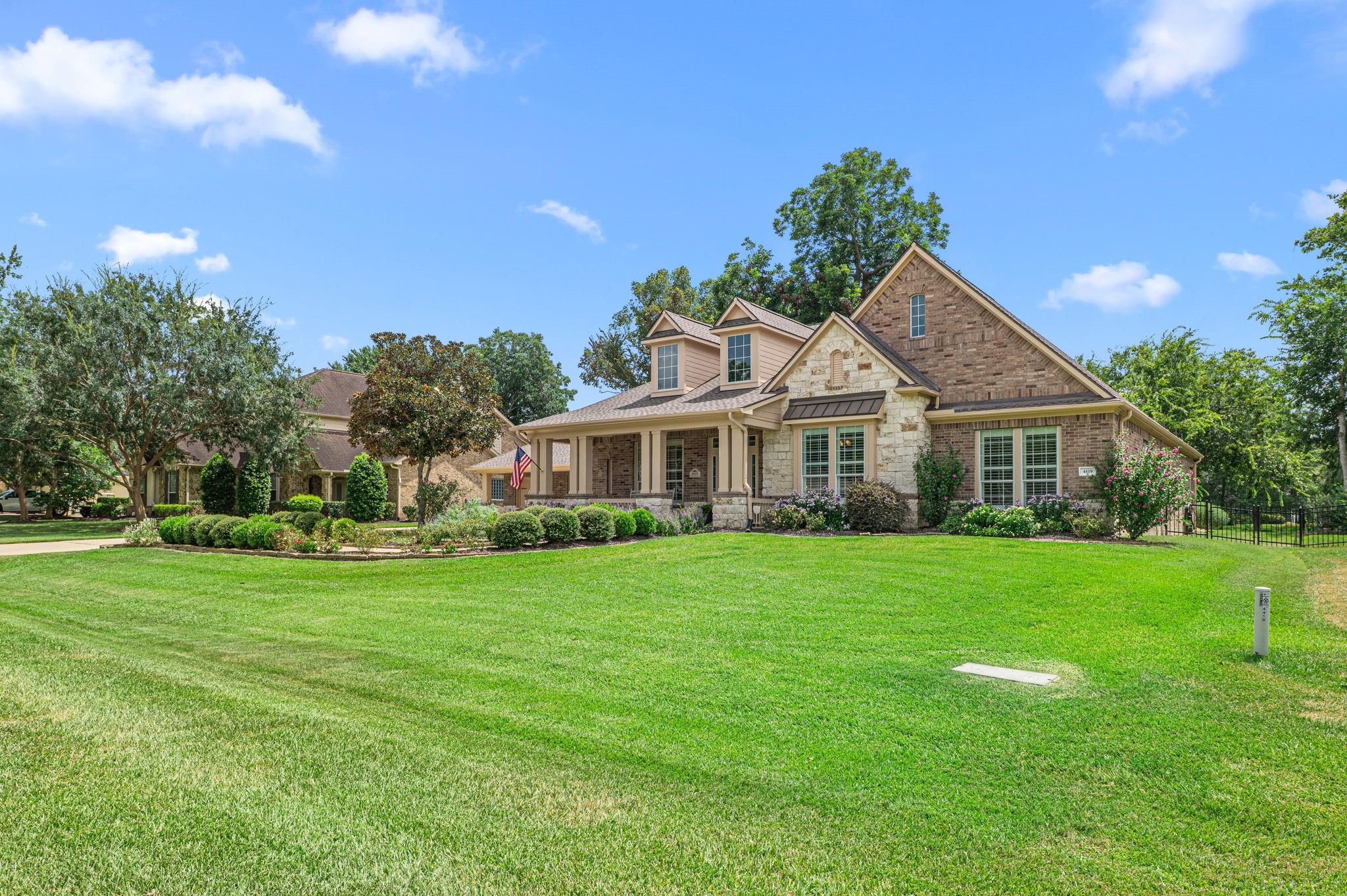 4419 Oxbow Circle W
