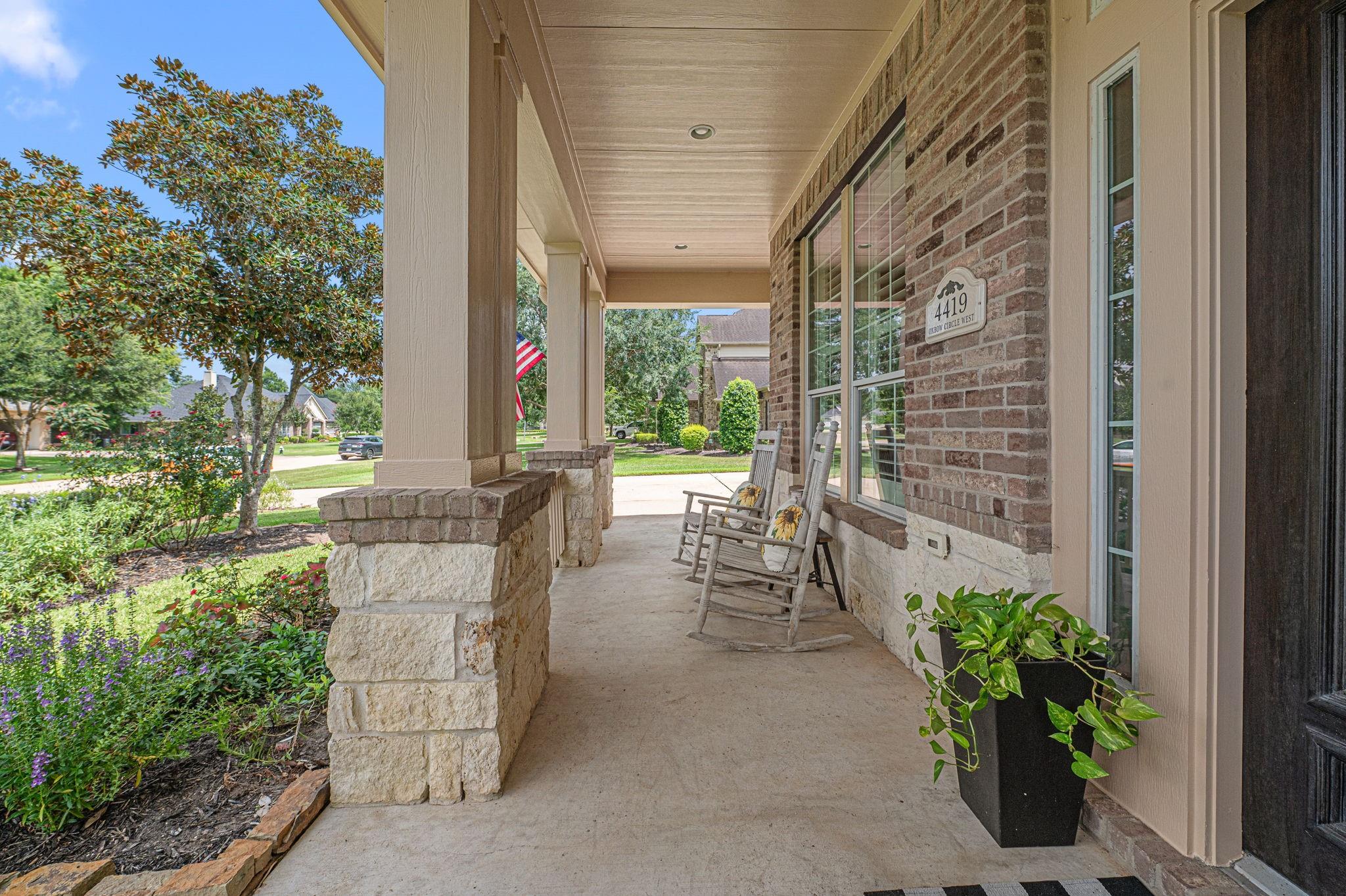 4419 Oxbow Circle W