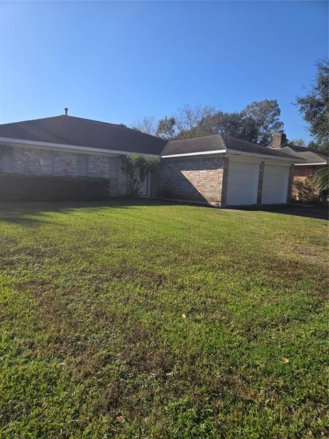 Photo of 7911 Southmeadow Drive, Houston, TX 77071 (MLS # 77420514)