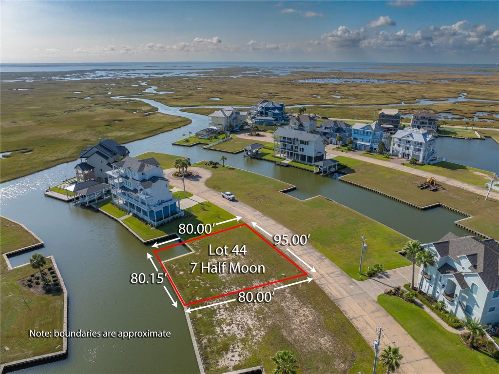 Photo of 7 Half Moon, Hitchcock, TX 77563 (MLS # 54037002)