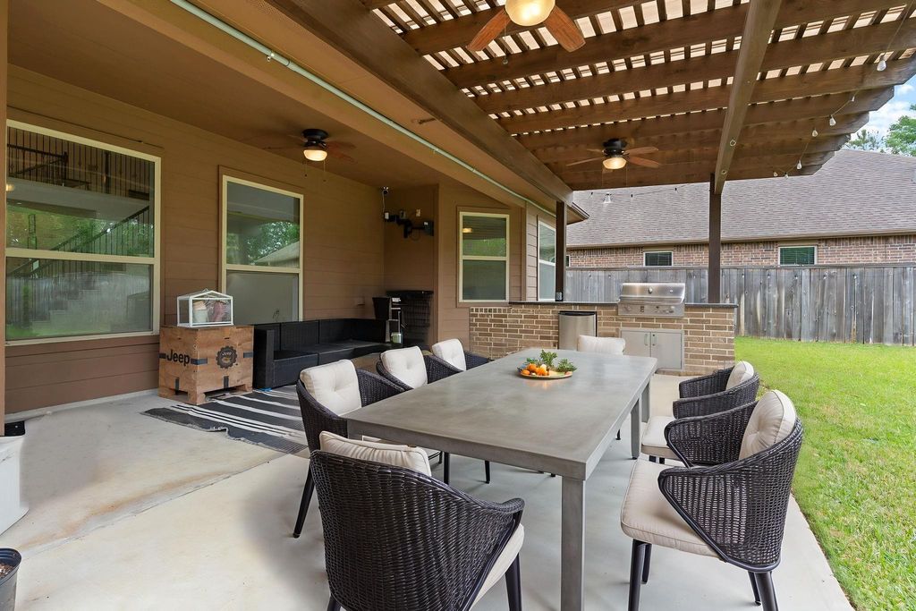 Photo of 6 Pilot Rock Place, Tomball, TX 77375 (MLS # 44965822)