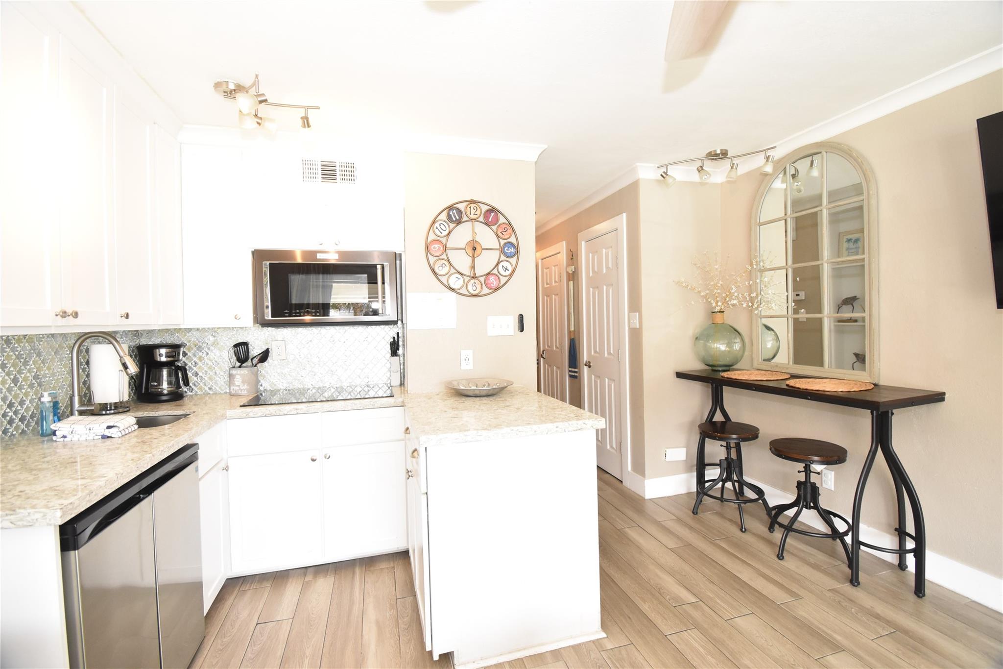 6102 Seawall Boulevard 114