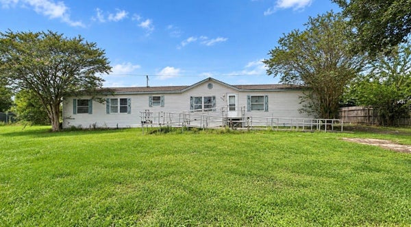 6710 TRAIL LOOP W, ROSHARON, TX 77583 - Image e4ac67c77df82edd82a75ce6bedd56ef/824789080