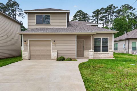 Photo of 708 Crystal River Road, Conroe, TX 77316 (MLS # 97643901)