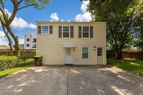 Photo of 422 W Burleson Street, Wharton, TX 77488 (MLS # 28984375)